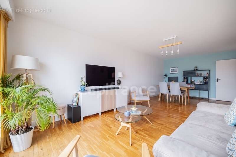 Appartement à SURESNES