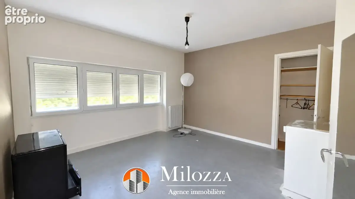Vaulx-Milieu - Maison 161 m², 4 chambres, terrasse et sous-sol - photo 8