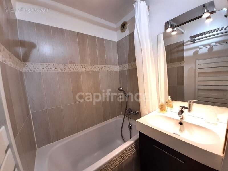 Appartement à SIX-FOURS-LES-PLAGES