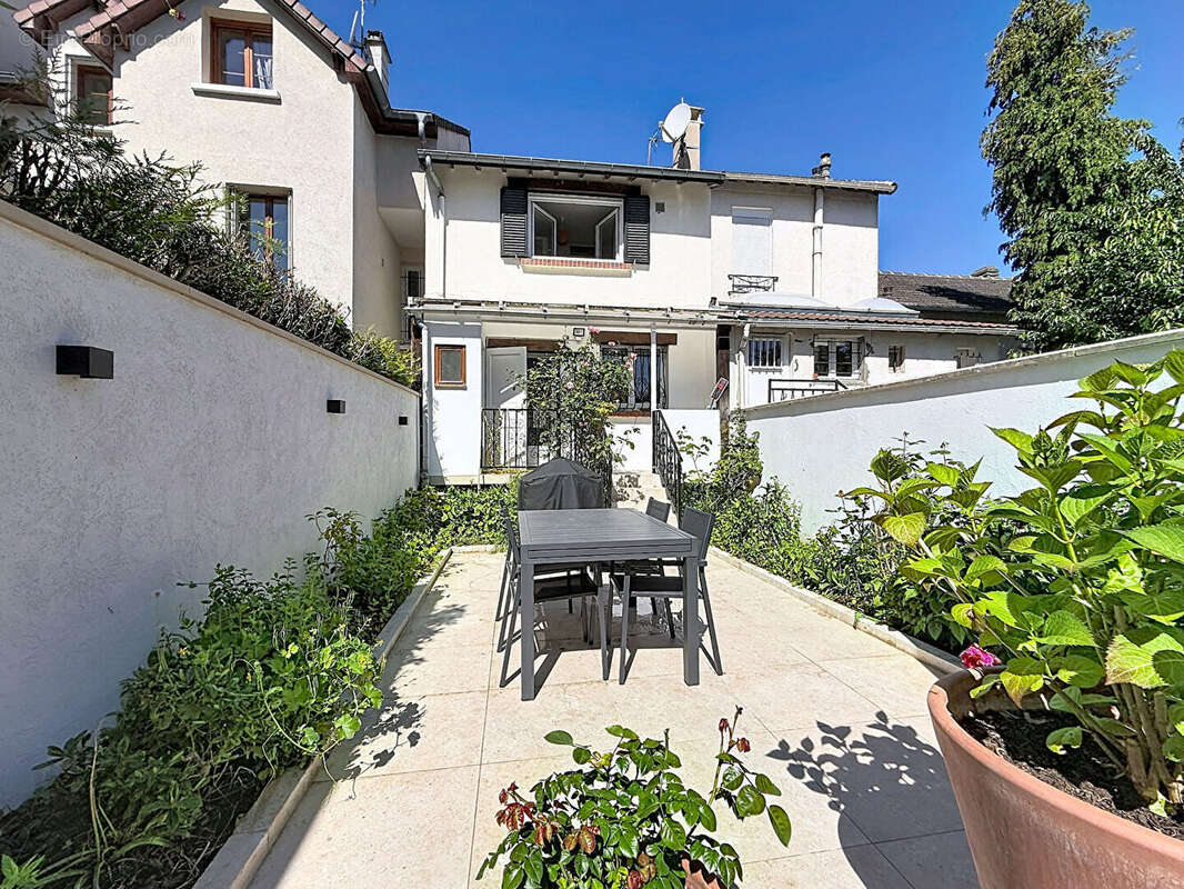 Maison à NANTERRE
