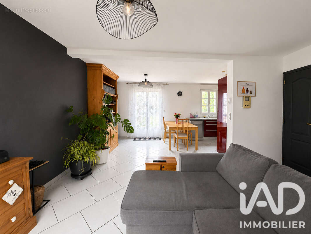 Maison 112 m² à Sainte-Genevieve  - photo 5