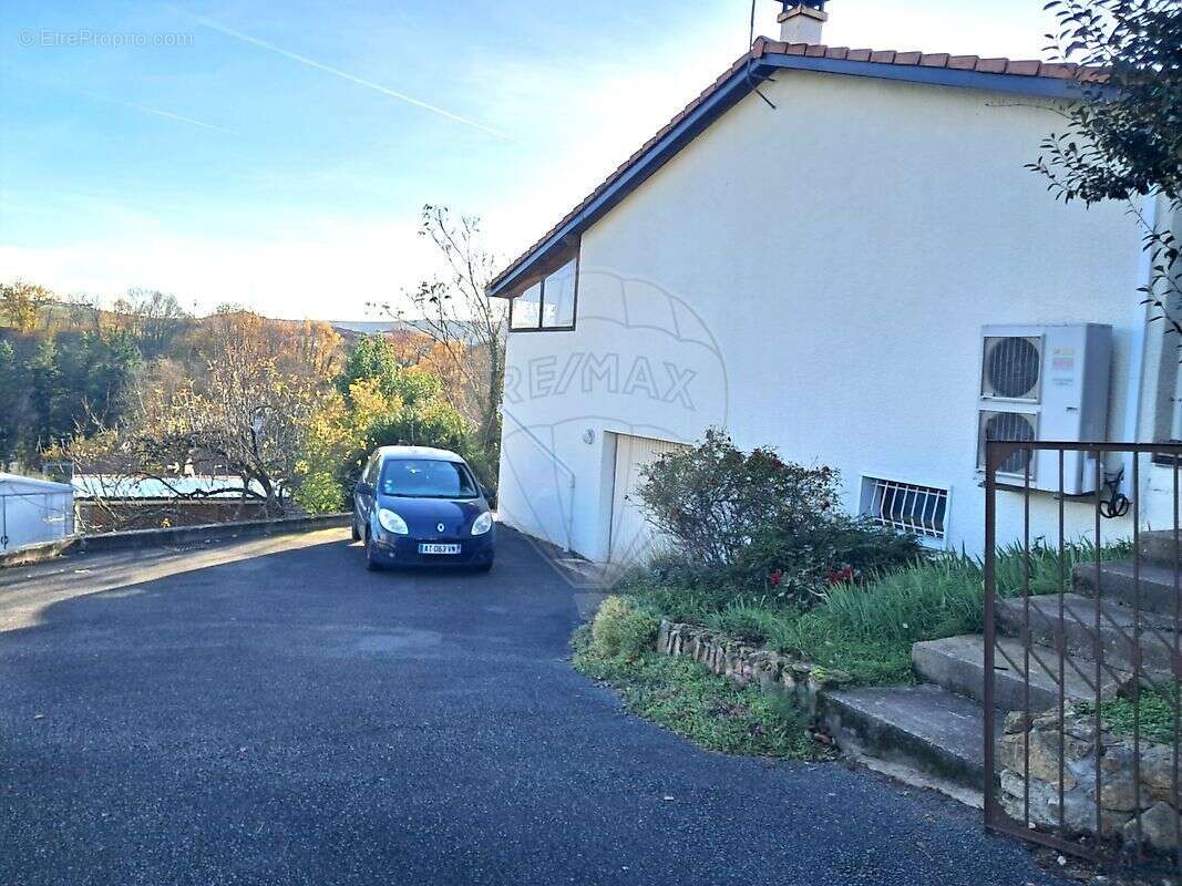 Maison à SAINT-ETIENNE-DES-OULLIERES