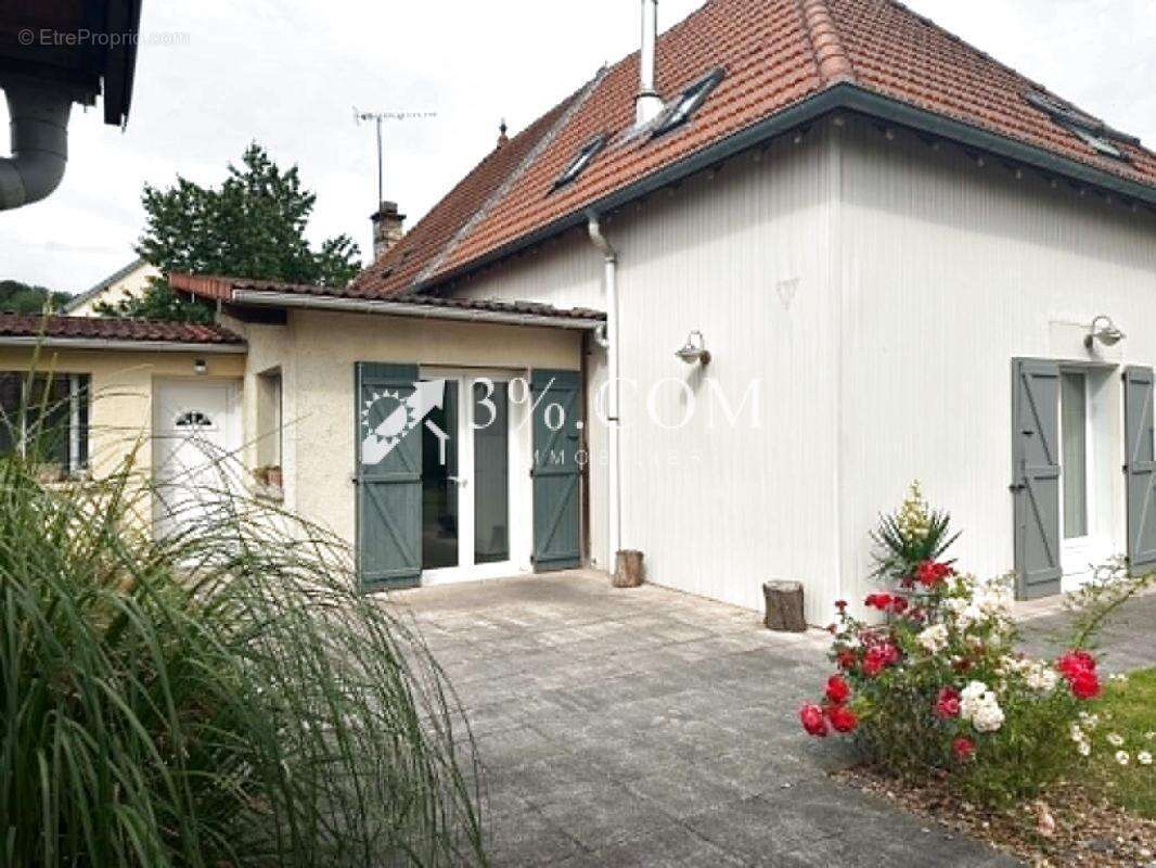 Maison à CHARMES