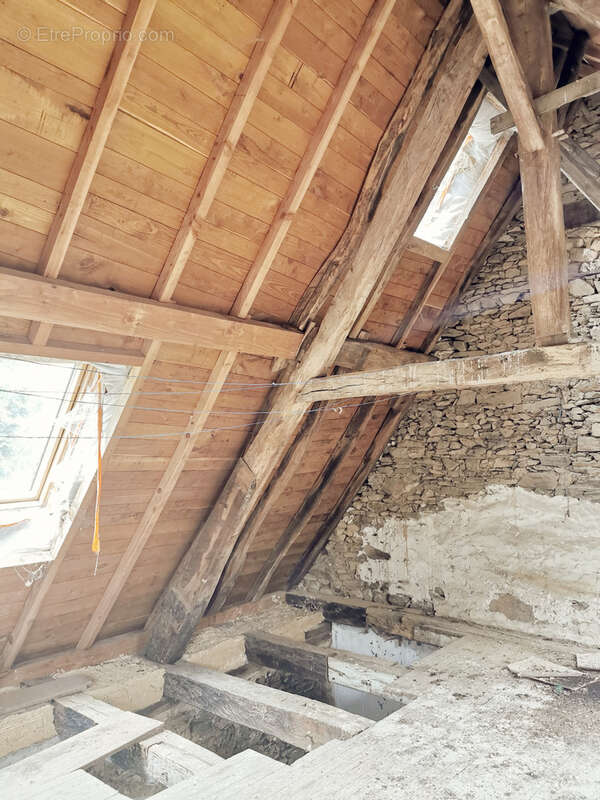 Maison à LA CROISILLE-SUR-BRIANCE