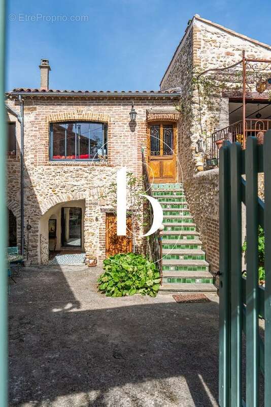 Maison à ALLEGRE-LES-FUMADES