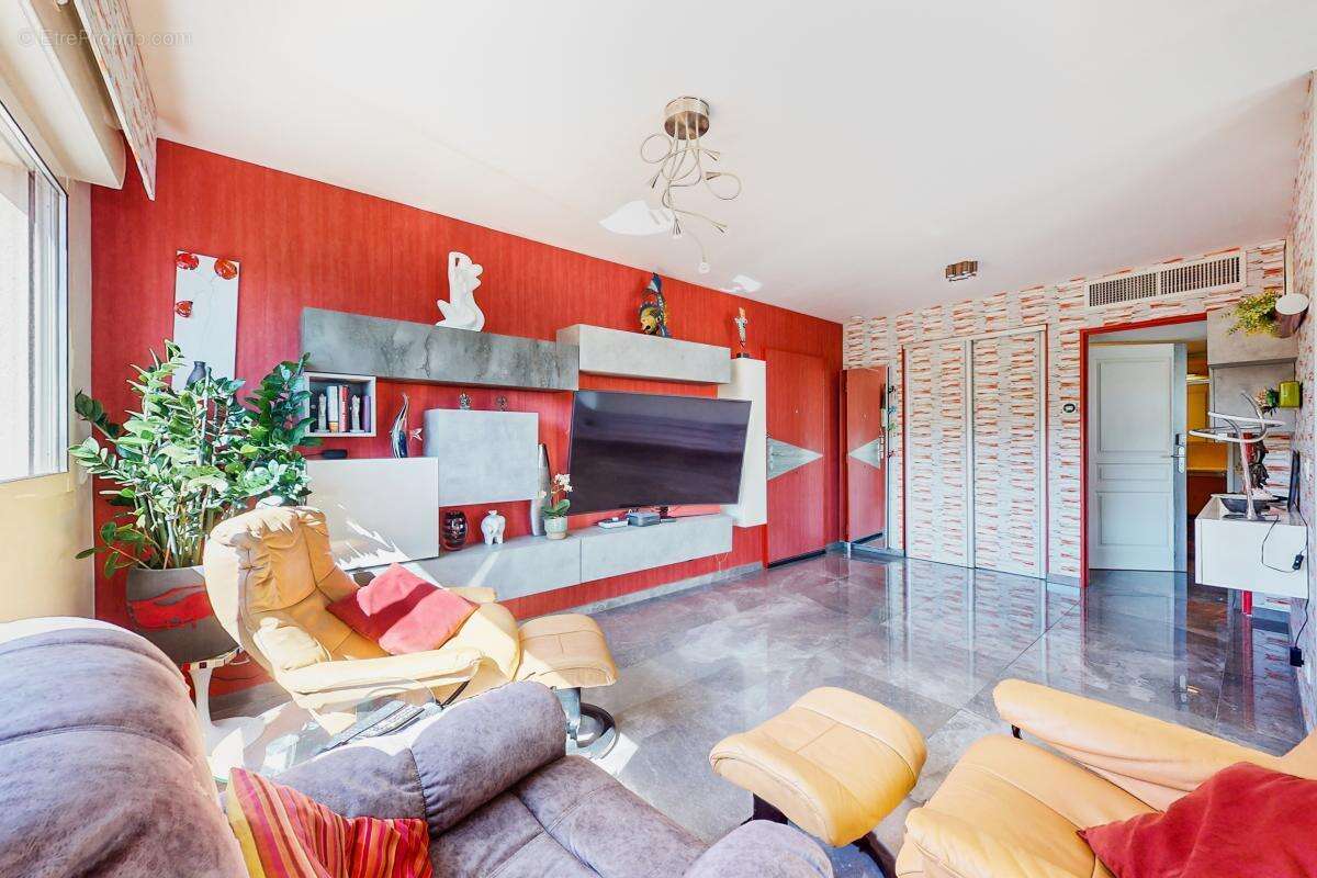 Appartement à MANDELIEU-LA-NAPOULE