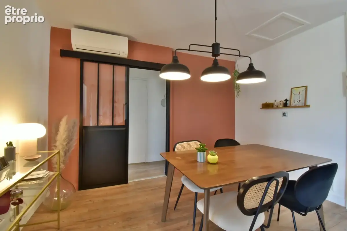 Maison rénovée de 100 m² avec double garage, jardin, terrasses - photo 6