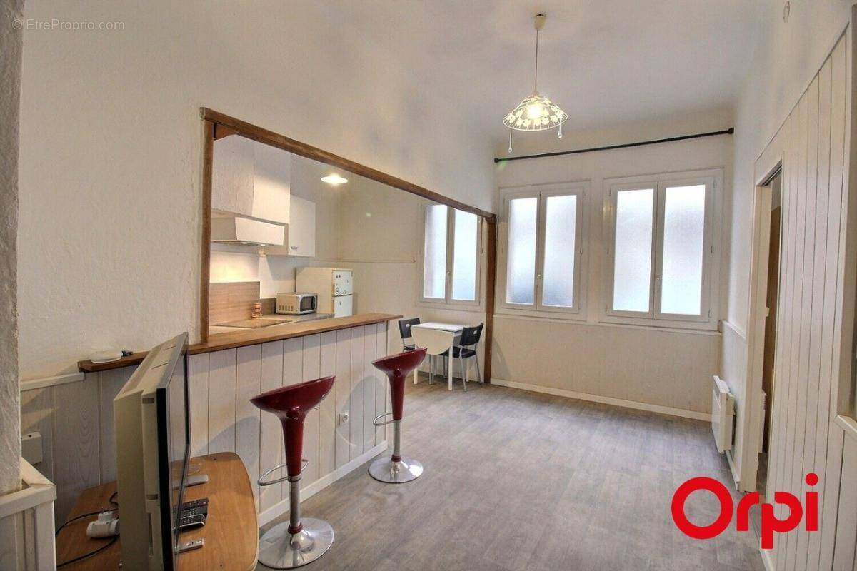 Appartement à MARSEILLE-5E