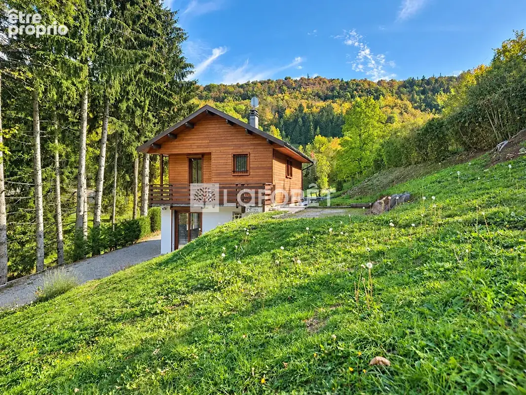 Maison familiale, 3 chambres, au calme, à deux pas du lac de La Thuile - photo 1