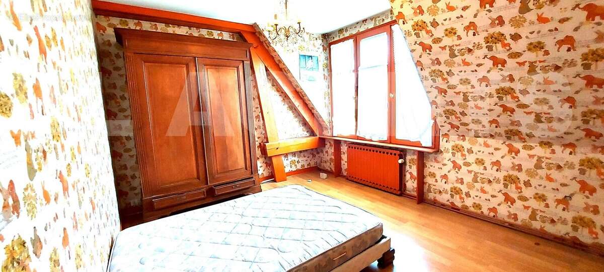 chambre1 - Maison à CHARLEVILLE-MEZIERES