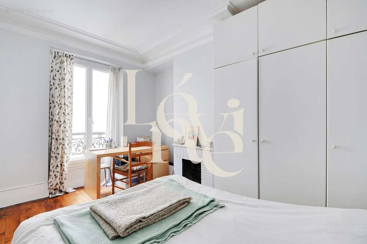 Appartement à PARIS-14E