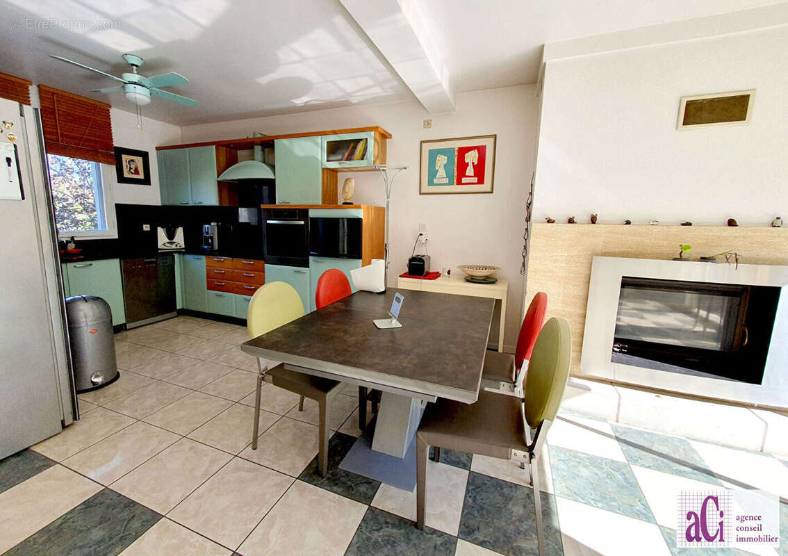 Maison à L'HAY-LES-ROSES