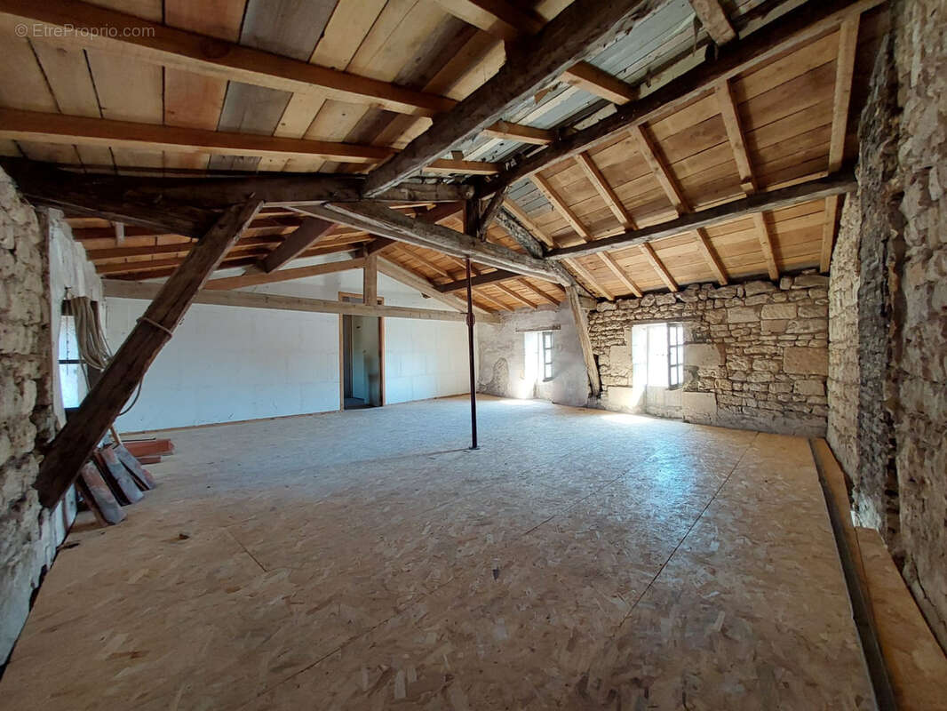 Appartement à SAINT-SAVINIEN