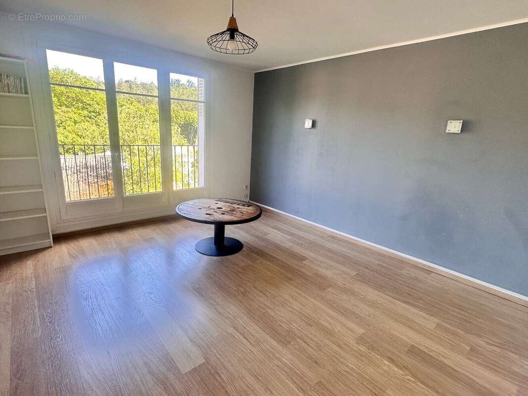 Appartement à BUC