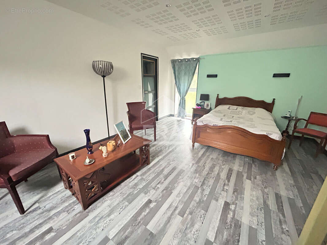 Maison à PONT-D&#039;OUILLY