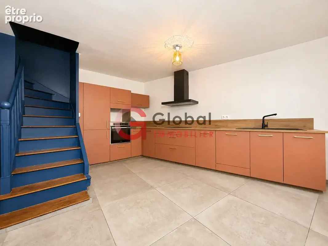 Maison avec terrasse sur toit au centre de Fontenay-le-Comte - photo 3