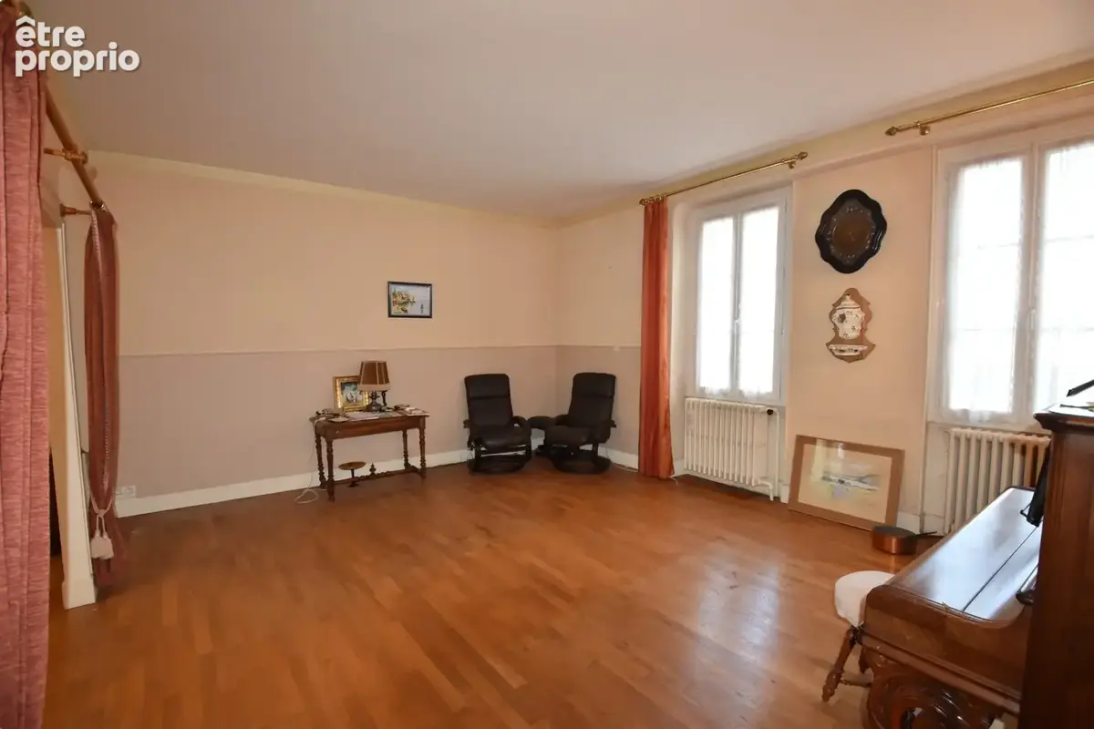 Maison à vendre 7 pièces GENELARD (71) - photo 3