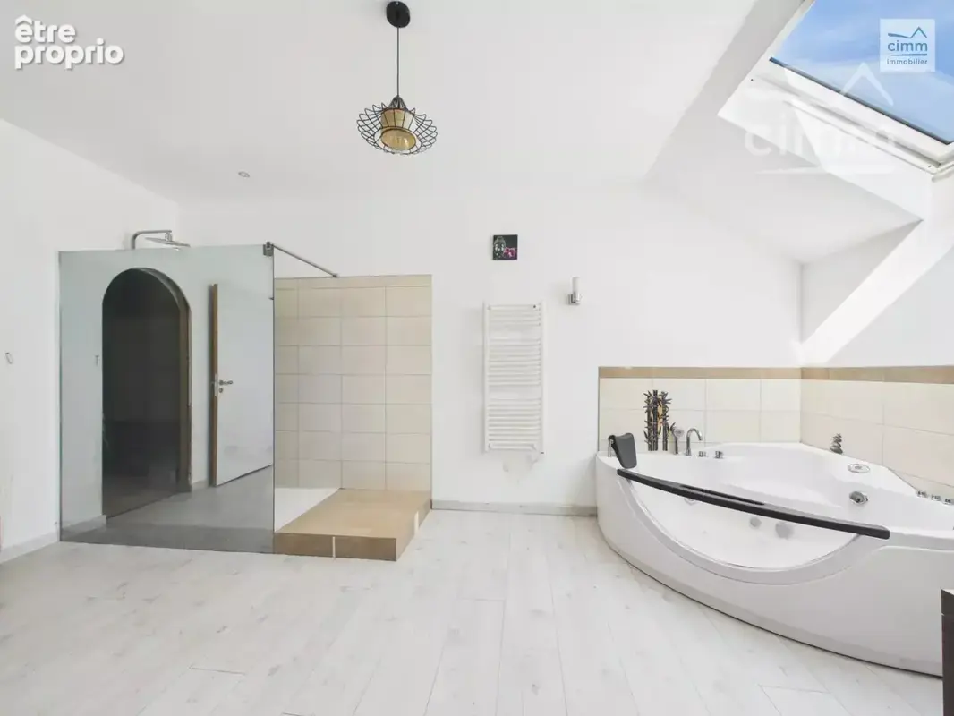 Maison de 314 m2 avec piscine et terrain de 1633 m2 - ST JUST - photo 13