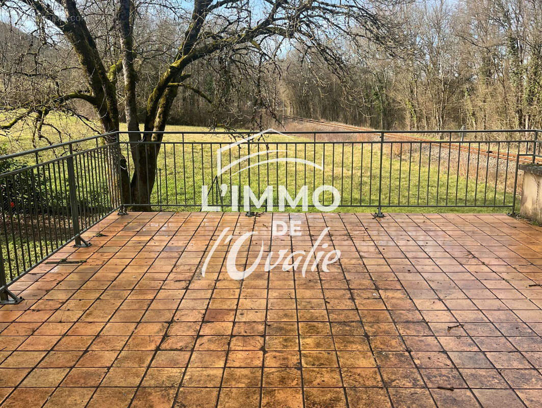 Maison à LES QUATRE-ROUTES-DU-LOT