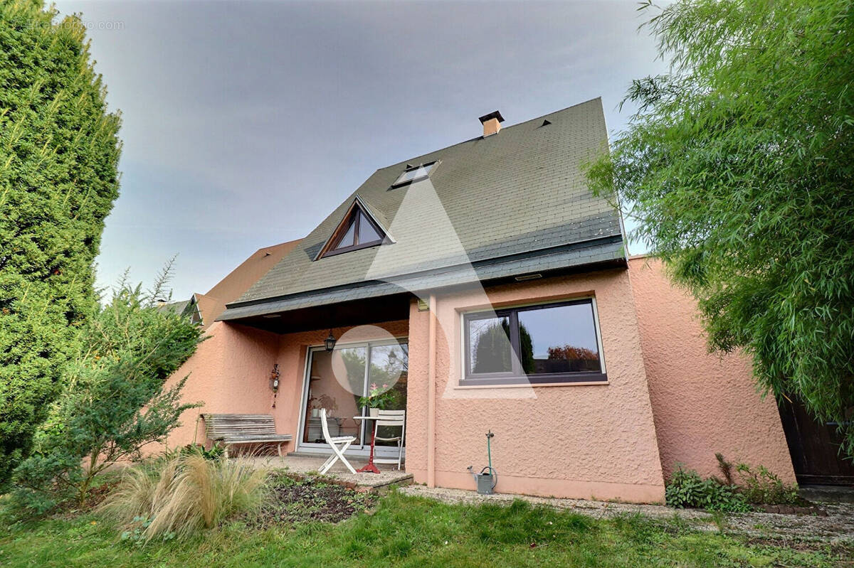 Maison à MERY-SUR-OISE