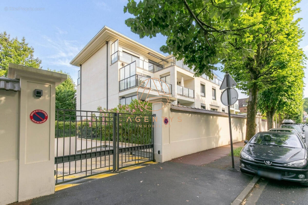Appartement à SAINT-MAUR-DES-FOSSES