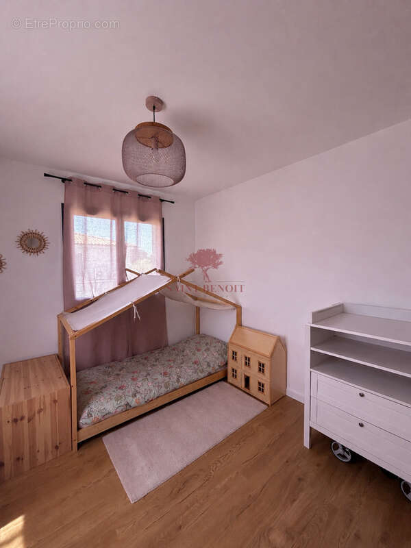 A VENDRE - A SAINT DREZERY - VILLA RECENTE de TYPE T5 de 110m2 avec garage jardin et piscine - photo 17