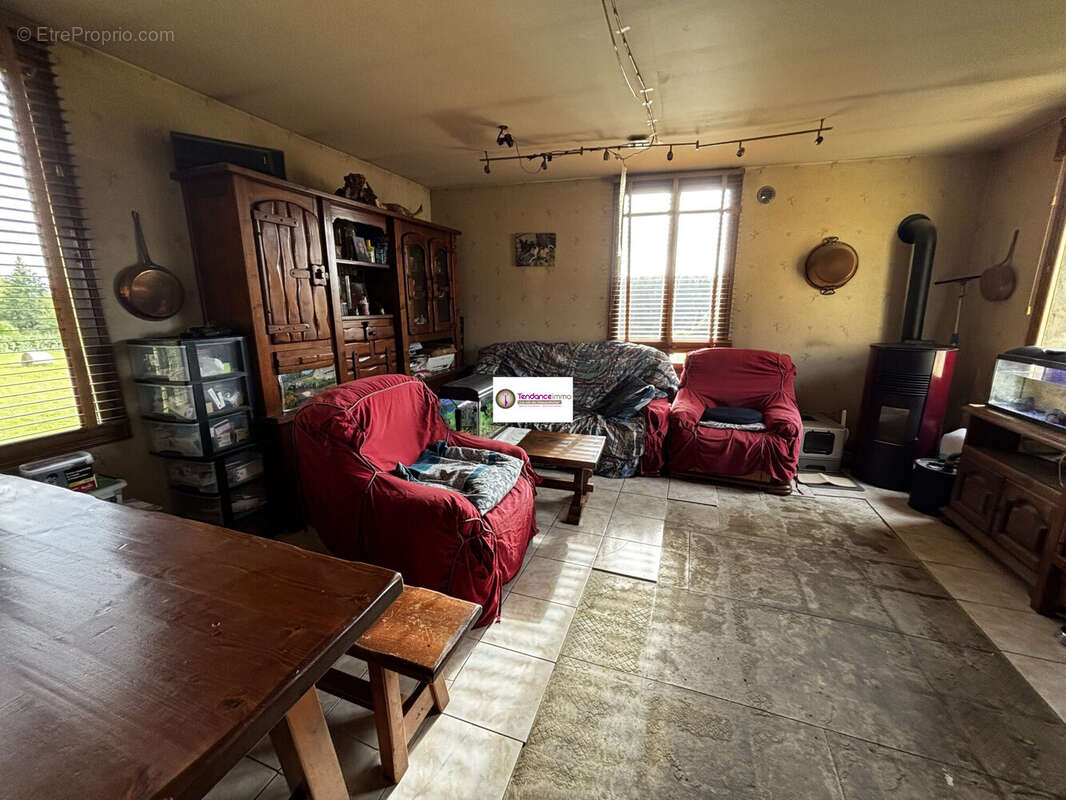 Maison à SAINTE-GAUBURGE-SAINTE-COLOMBE