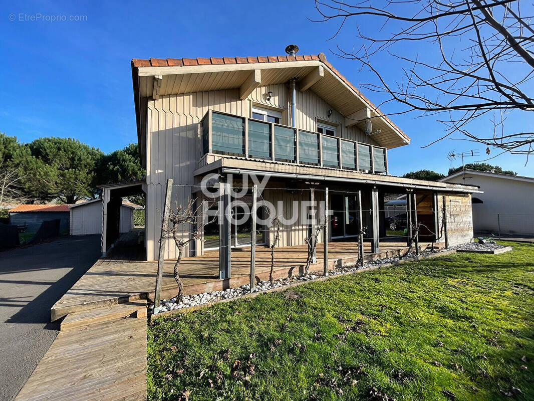 Maison à PARENTIS-EN-BORN