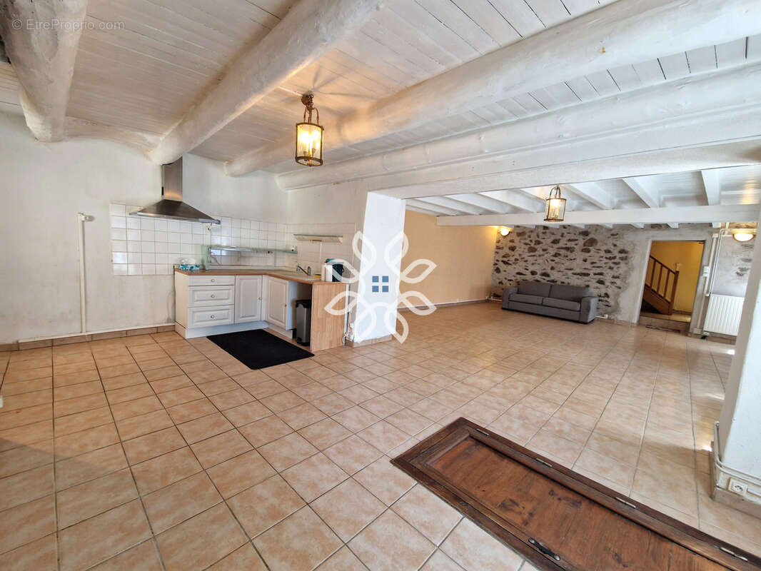 Maison en pierre de caractère au cœur de Lamothe - photo 8