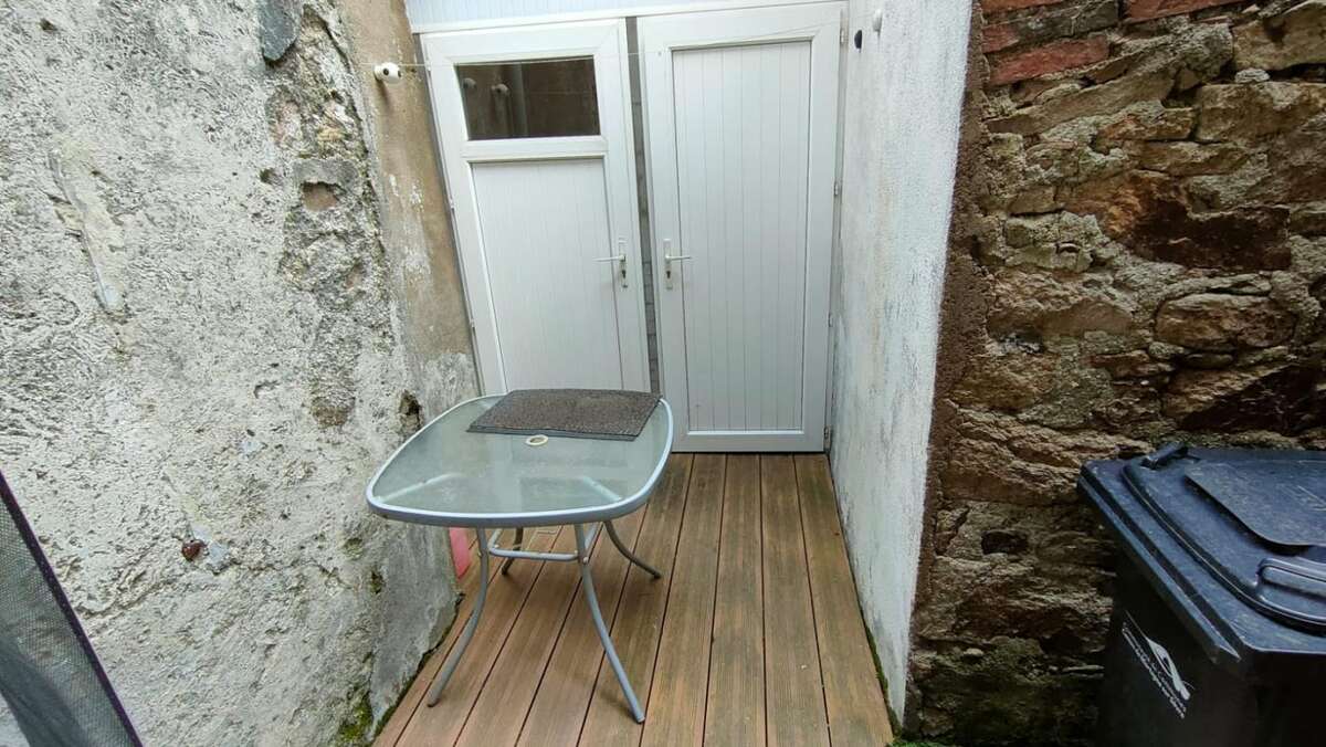 Maison à LES LANDES-GENUSSON