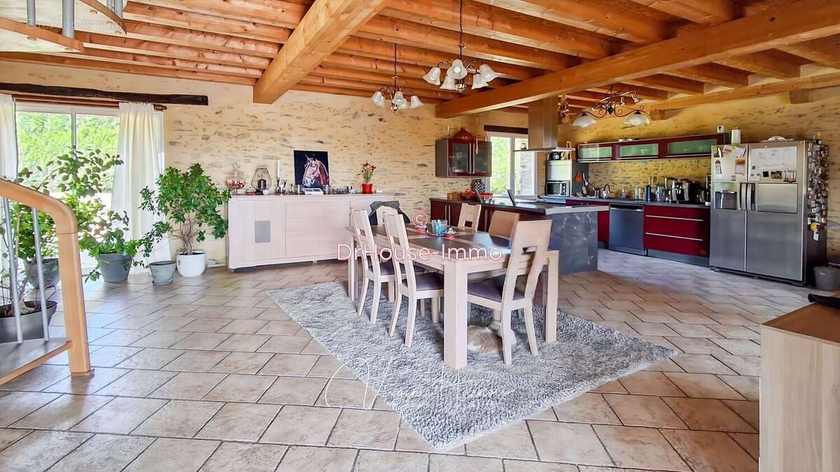 Maison 220 m² à Saint-Mars-Du-Desert  - photo 9