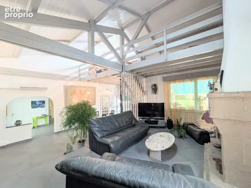 Sur les contreforts du Pilat Maison d’architecte de 222 m2 au cœur d’un environnement naturel préservé - photo 5
