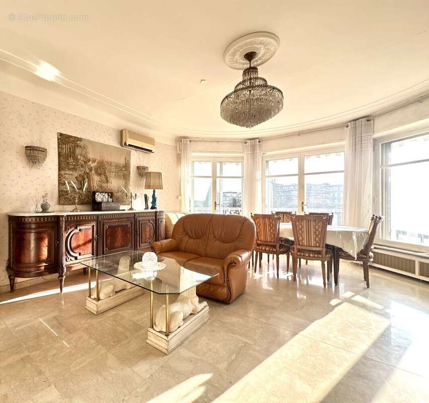 Appartement à LE CANNET