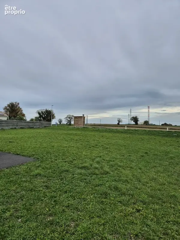Photo Terrain à Ruelle-Sur-Touvre au prix de 49 500€