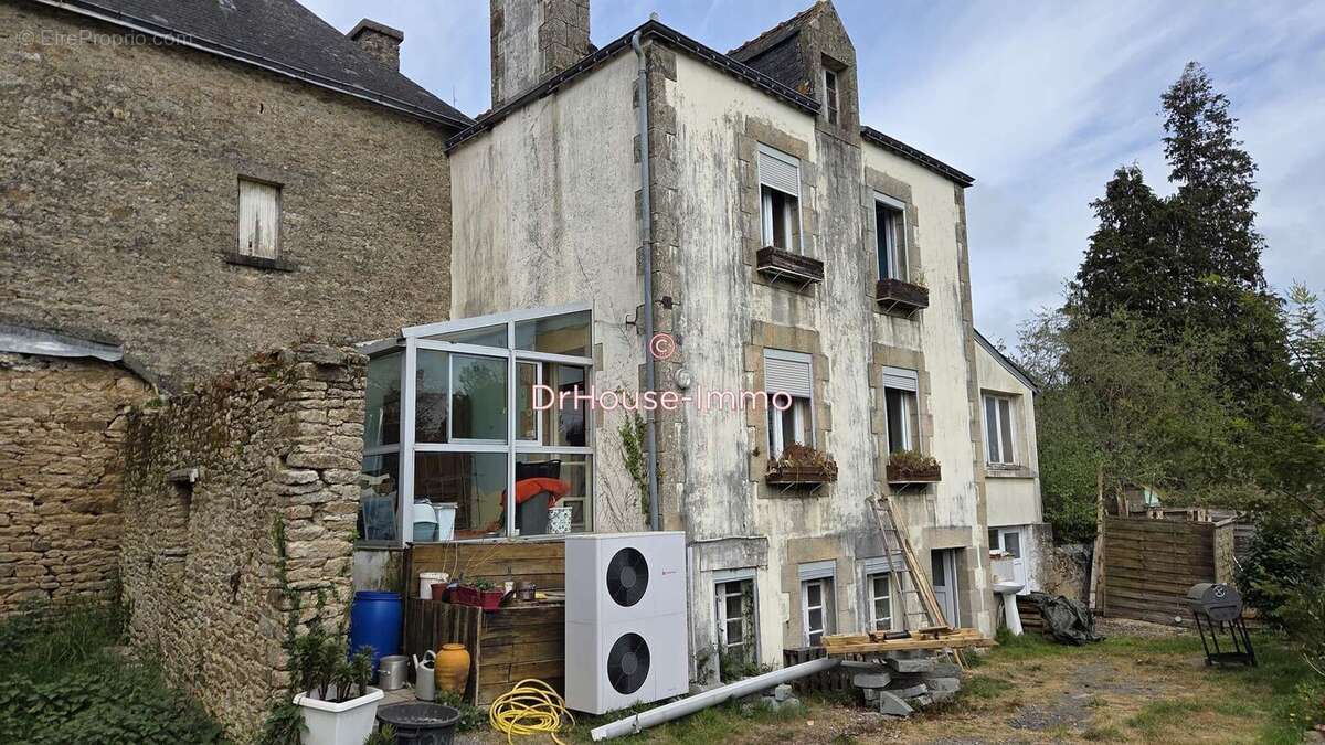 Maison à SAINT-CARADEC-TREGOMEL
