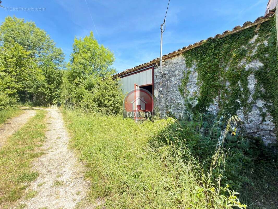 Maison à GAGEAC-ET-ROUILLAC