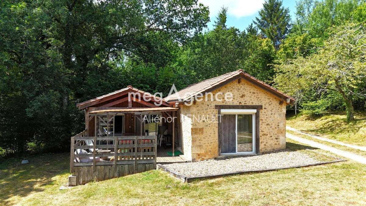 Maison en pierre avec piscine, gîte et dépendances - 203 m2 - photo 13