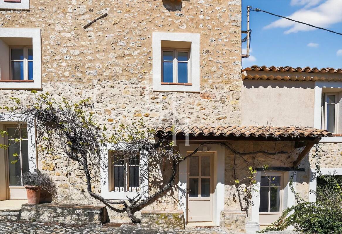 Appartement à MOUGINS