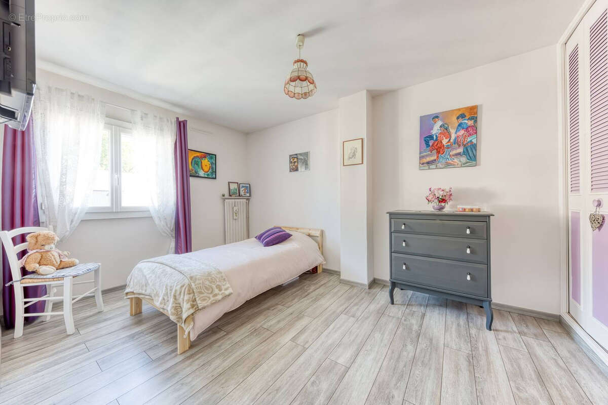 Appartement à EMERAINVILLE