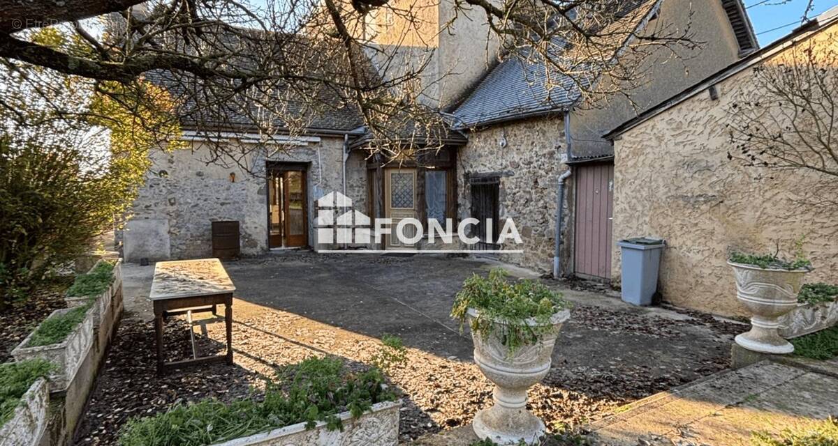 Maison à SAINT-OUEN-DE-MIMBRE