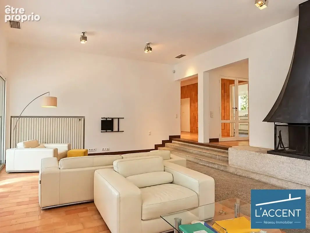 Maison 6 pièces 175 m² à vendre à Nimes (30000) - photo 3