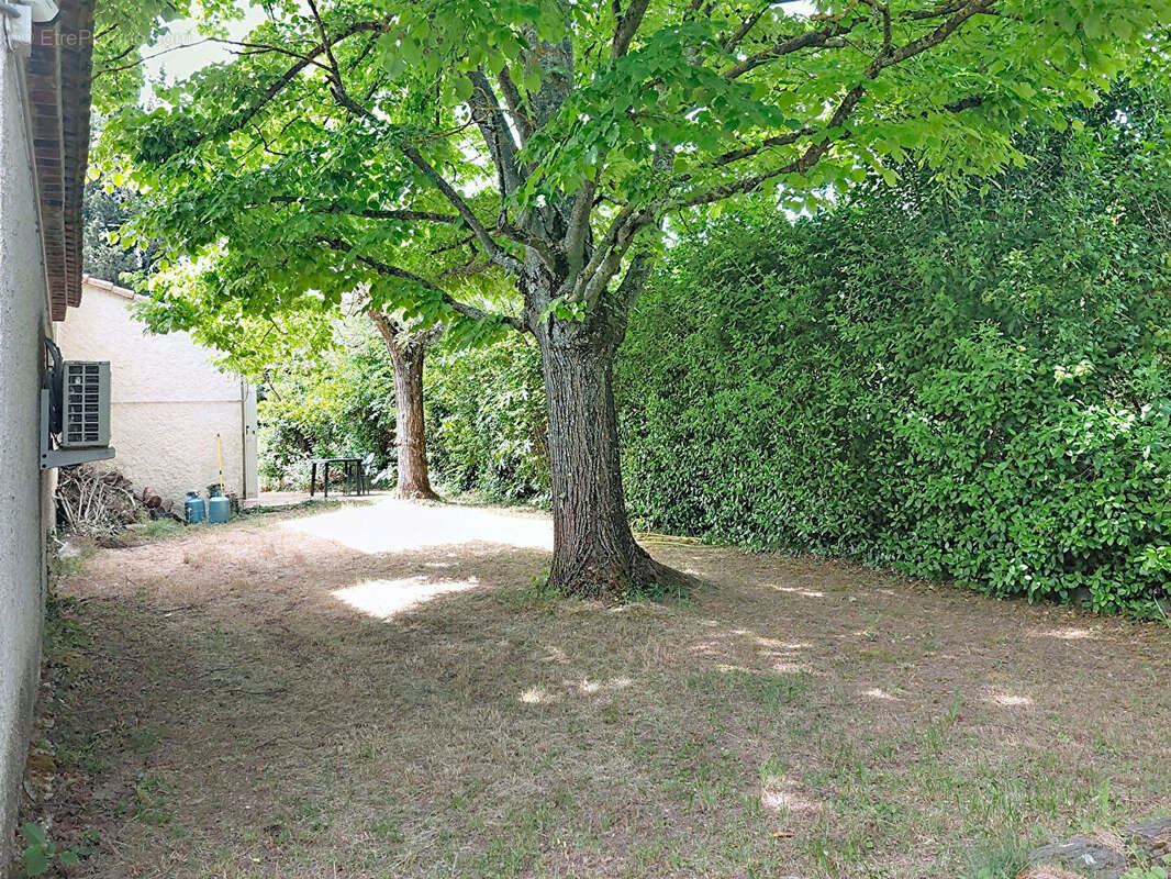 Maison à GREASQUE
