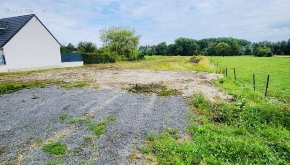 Terrain à THUN-L&#039;EVEQUE