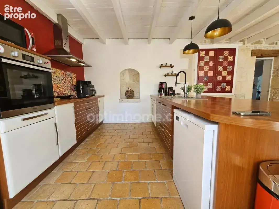 Maison de caractère rénovée (264 m²) – 5 Chambres et bureaux Charme, volumes et confort HIERSAC (16) - photo 9