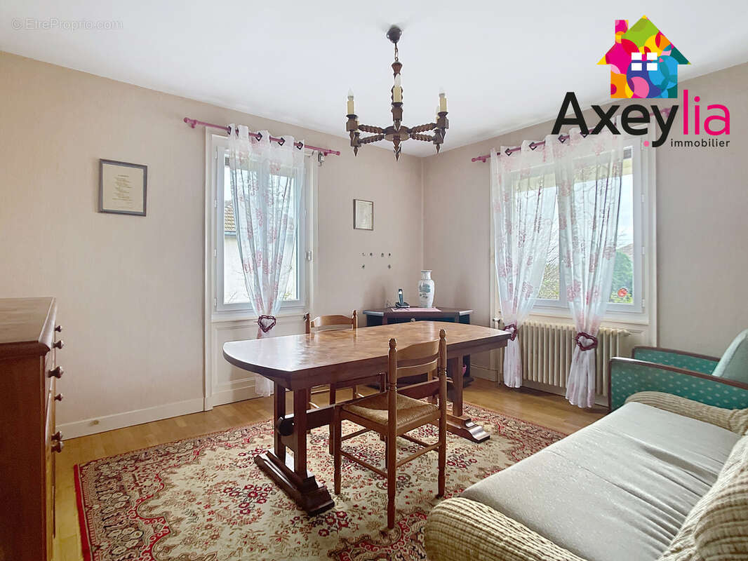 Maison à POUILLY-LES-NONAINS