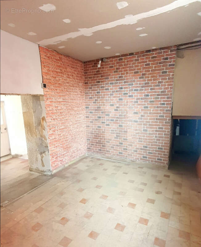 Maison à AULNOYE-AYMERIES