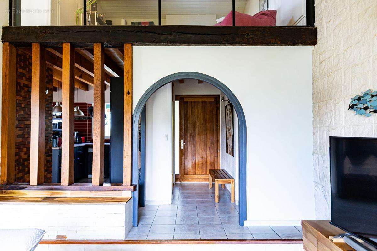 Maison Contemporaine, belle piscine, grande terrasse et double garage - photo 5
