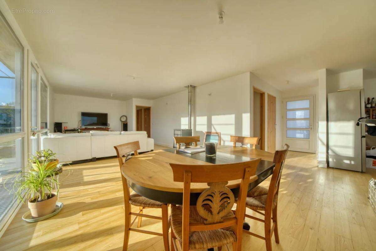 Maison à SAINTE-MEME