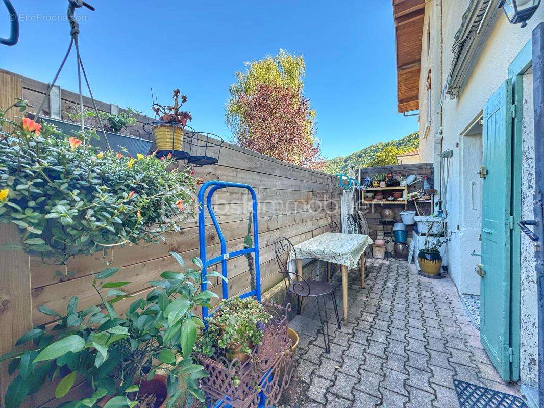 Appartement à POISAT