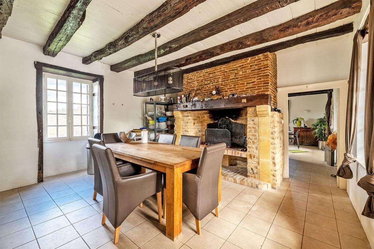 Maison à SAINT-GEYRAC